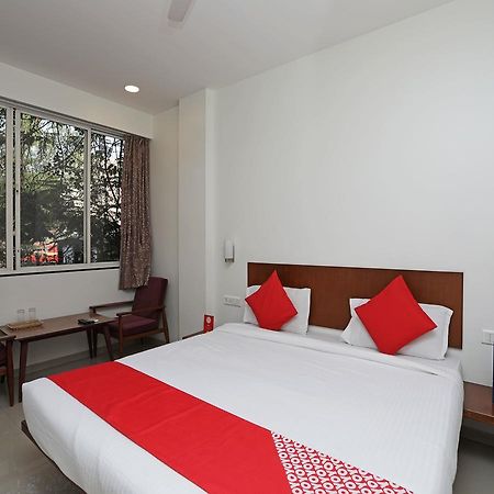Oyo 1194 Hotel Gulmohr Pune Exteriör bild