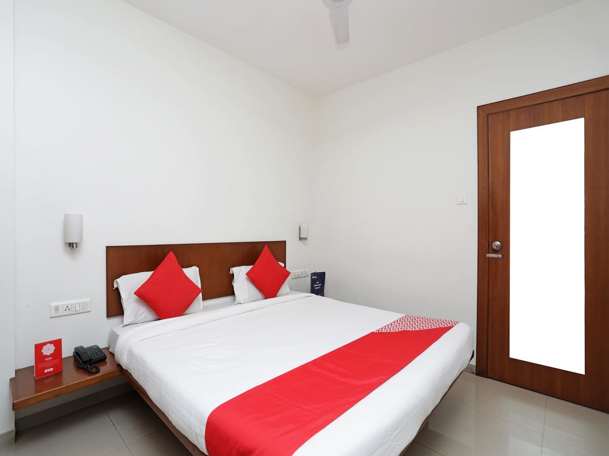 Oyo 1194 Hotel Gulmohr Pune Exteriör bild