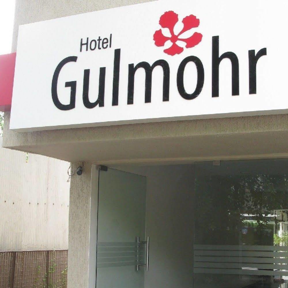 Oyo 1194 Hotel Gulmohr Pune Exteriör bild